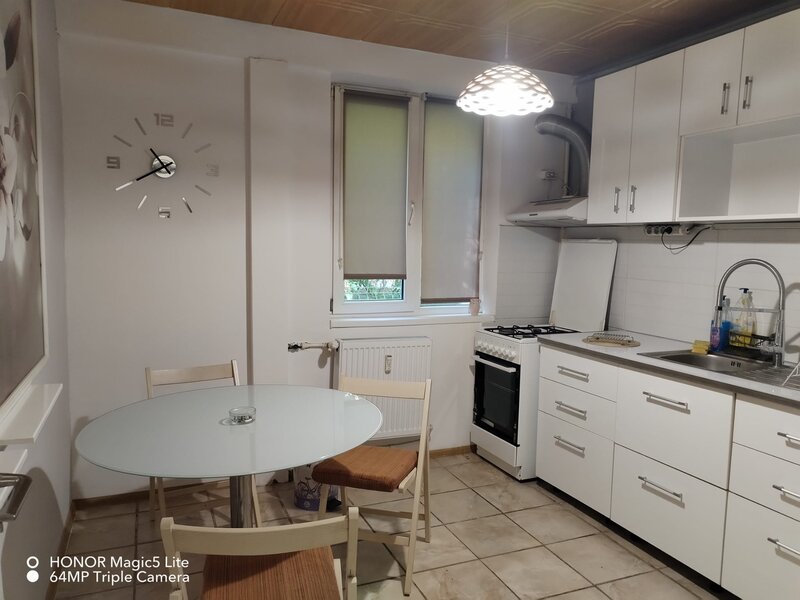 Militari, Apusului, la 1-2 min. de Casa Roz,