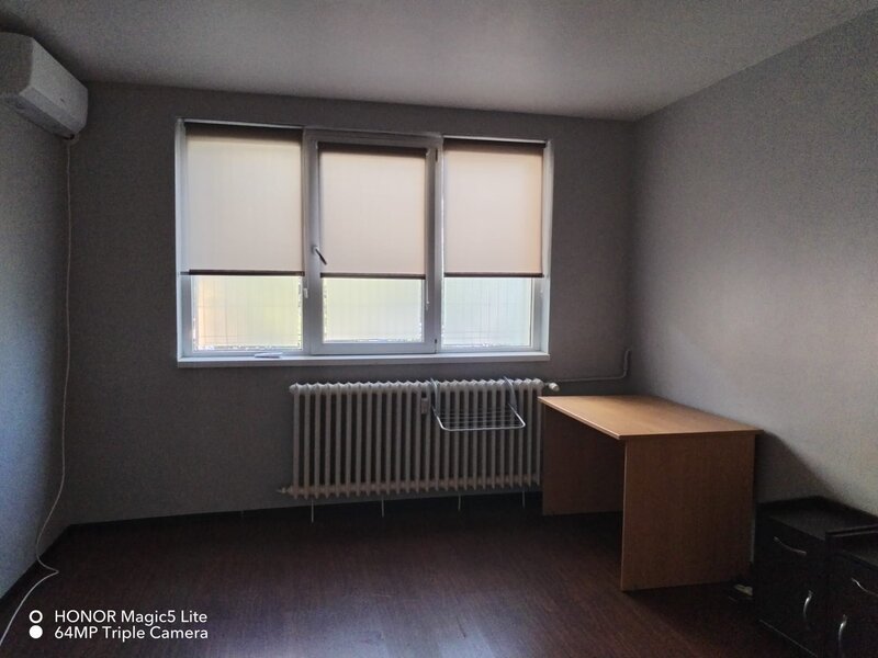 Militari, Apusului, la 1-2 min. de Casa Roz,